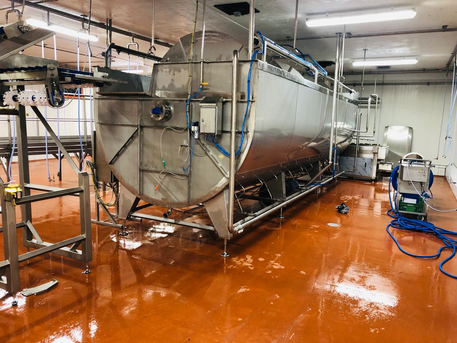 Spin Defroster thawing vessel in a fish processing plant